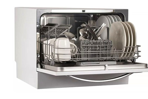 ماشین‌های ظرفشویی رومیزی برای خانواده کم جمعیت و تکنفره مناسب هستند.